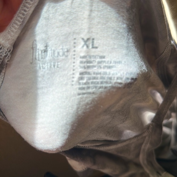 Grey scale tie dye open back tank top - Picture 8 of 8